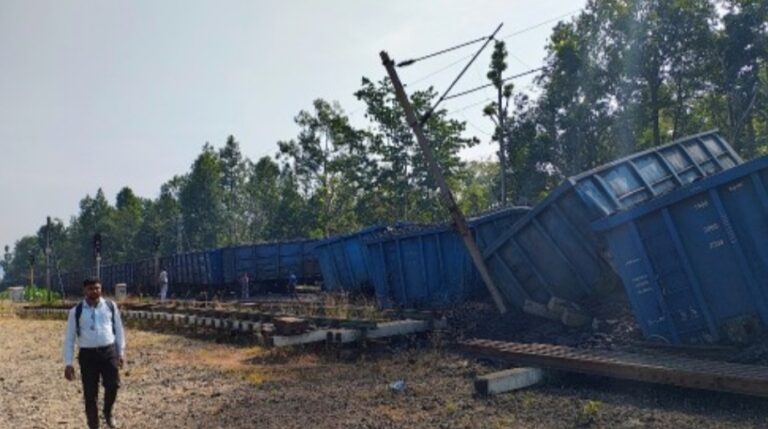 रेल हादसा : भनवारटंक का पुराना रेल हादसा आया याद, लेकिन इस बार बेपटरी हुई मालगाड़ी