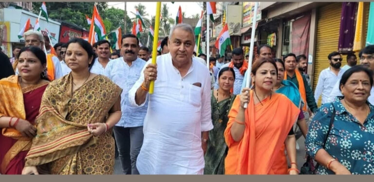 “ऑपरेशन सिंदूर”: देशभक्ति से ओत-प्रोत तिरंगा यात्रा में शामिल हुए देशप्रेमी