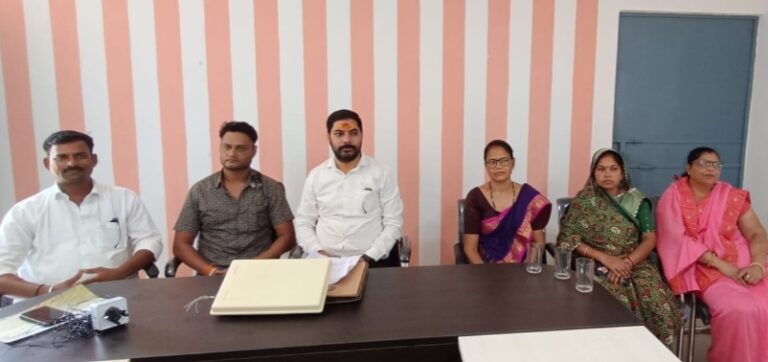सीएम के क्षेत्र में राजनीतिक लड़ाई चरम पर : कांग्रेस नपं अध्यक्ष के खिलाफ बीजेपी पार्षदों ने खोला मोर्चा