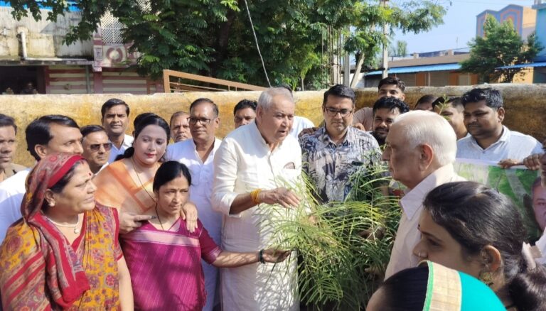 एक पेड़ मां के नाम, सर्व समाज के साथ तखतपुर विधायक ने रोपे पौधे