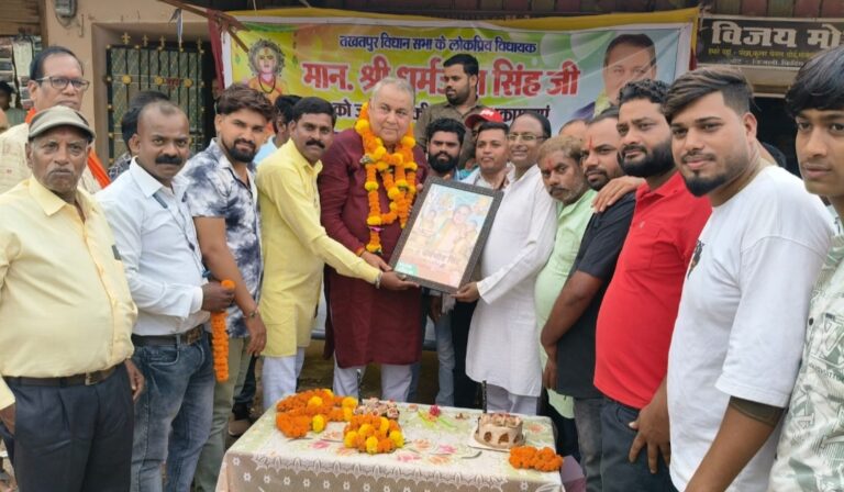 विधायक धर्मजीत के जन्मदिन पर श्रीवास समाज ने किया भव्य स्वागत