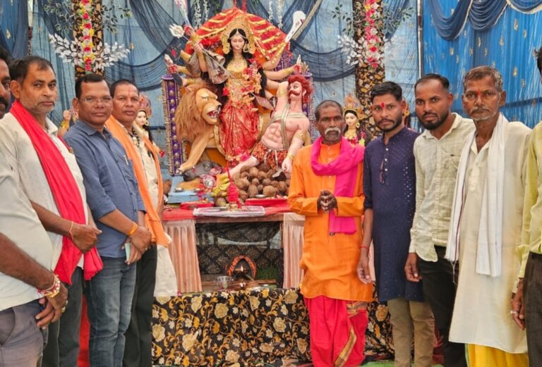 विजय बहादुर सिंह ने विभिन्न गांवों के देवी मंदिरों में की पूजा-अर्चना